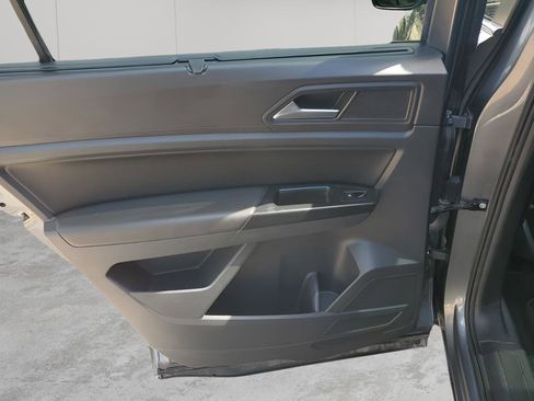 Used 2021 Volkswagen Atlas SE image 17