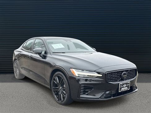 Certified 2024 Volvo S60 T8 Ultimate image 3
