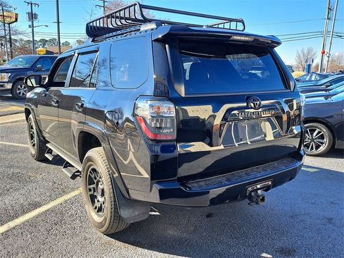 Used 2021 Toyota 4Runner Venture image 4