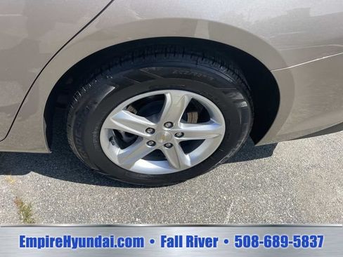 Used 2024 Chevrolet Malibu LT FWD image 14