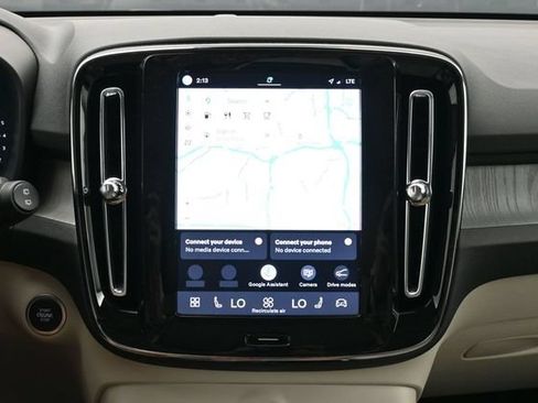 Used 2025 Volvo XC40 B5 Plus AWD/4WD image 14