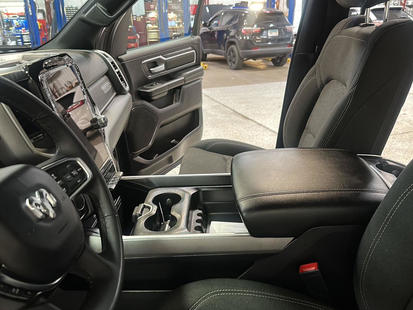 Used 2025 RAM 1500 Big Horn AWD/4WD image 27