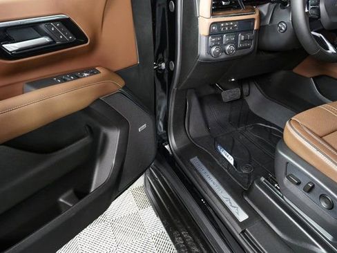 New 2026 Chevrolet Suburban High Country w/ Sun And Tow Package image 8