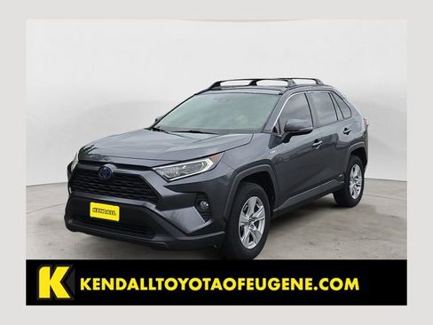 Used 2020 Toyota RAV4 XLE w/ Convenience Package AWD/4WD image 1