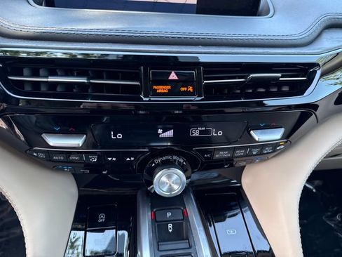 Used 2023 Acura MDX SH-AWD w/ Advance Package image 21