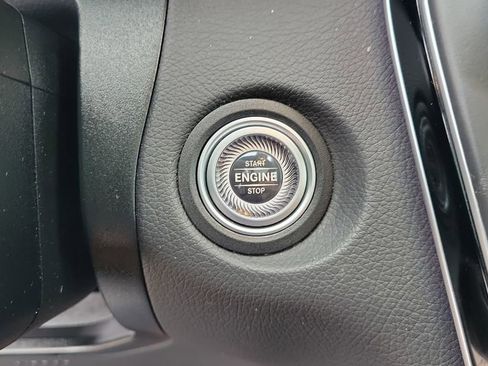 Used 2022 Mercedes-Benz GLC 300 image 25