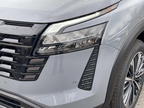 New 2026 Nissan Pathfinder Platinum w/ Lighting Package AWD/4WD image 9