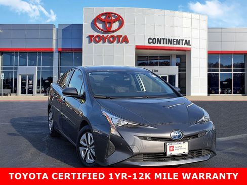 Used 2017 Toyota Prius Two image 1