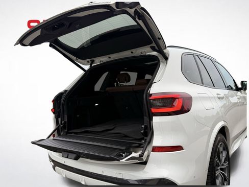 Used 2021 BMW X5 xDrive40i w/ M Sport Package AWD/4WD image 50