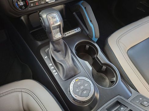 Used 2024 Ford Bronco Wildtrak image 16