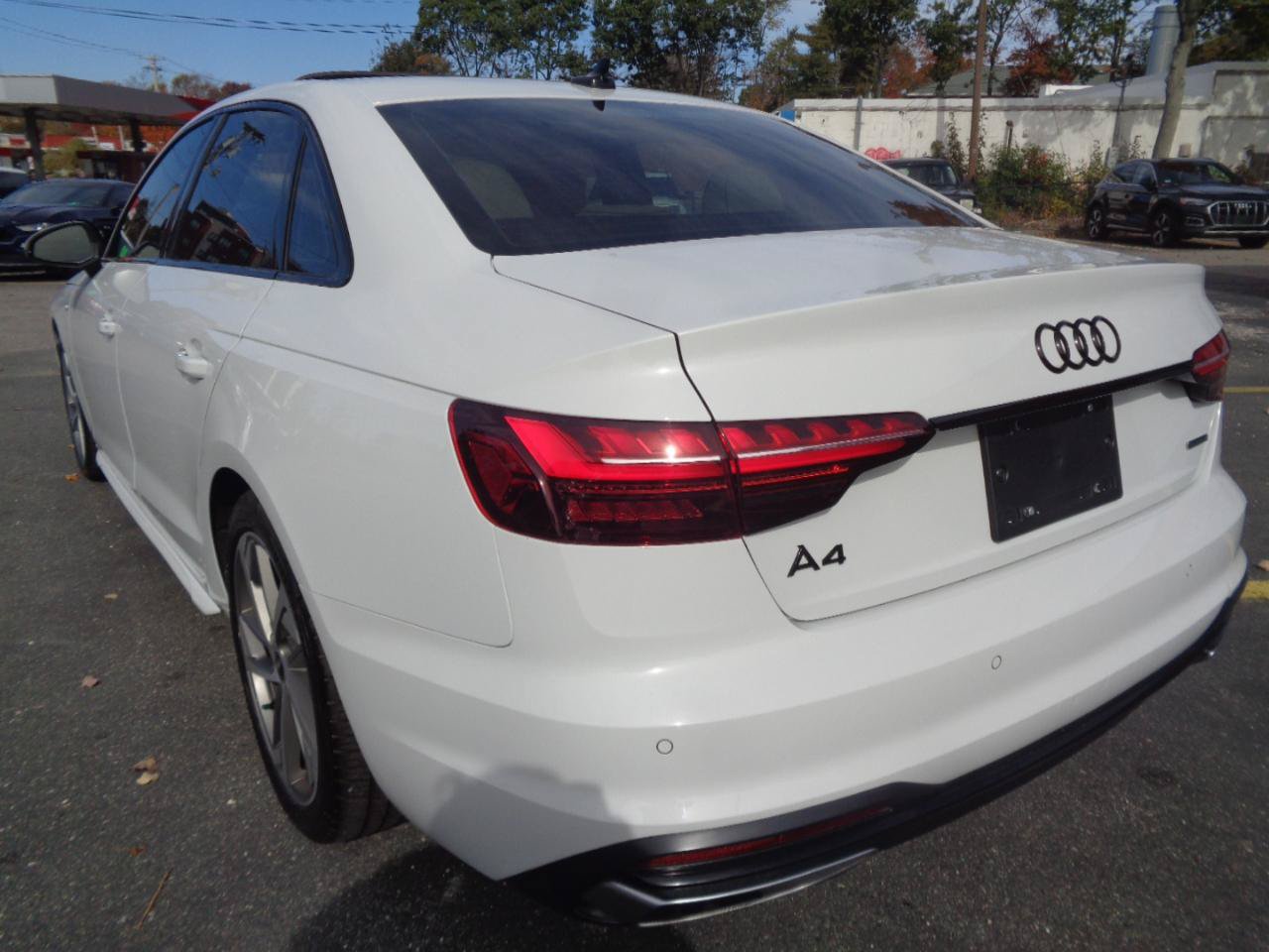 Used 2021 Audi A4 2.0T Premium Plus w/ Premium Plus Package AWD/4WD image 17