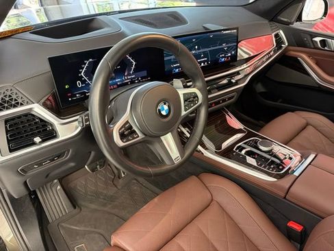 Used 2026 BMW X7 xDrive40i w/ M Sport Package AWD/4WD image 11