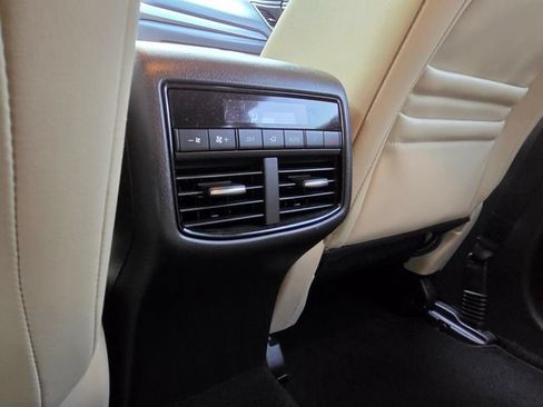 Used 2018 MAZDA CX-9 Touring w/ Touring Premium Package FWD image 16