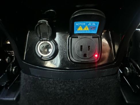 Used 2025 Kia Sorento SX Prestige image 17