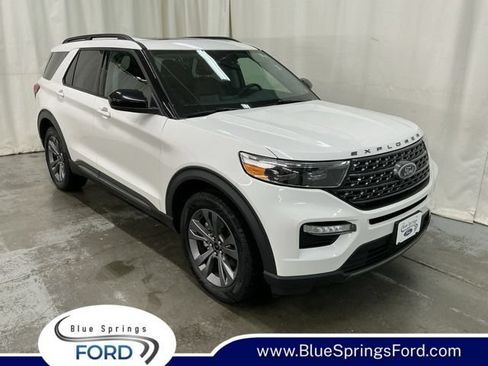 Used 2022 Ford Explorer XLT w/ Equipment Group 202A AWD/4WD image 1