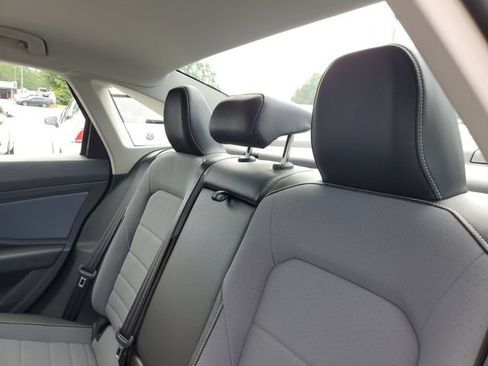 Used 2025 Volkswagen Jetta SE w/ Sunroof Package FWD image 15