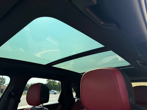 Certified 2025 Porsche Cayenne AWD/4WD image 18
