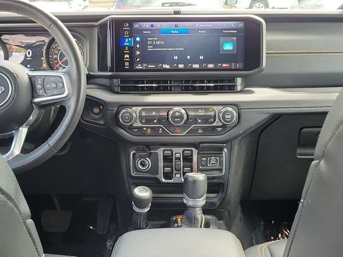 Used 2024 Jeep Wrangler Unlimited Sahara AWD/4WD image 16