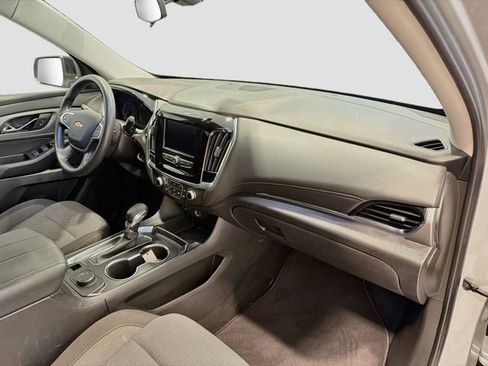 Used 2021 Chevrolet Traverse LS FWD image 26