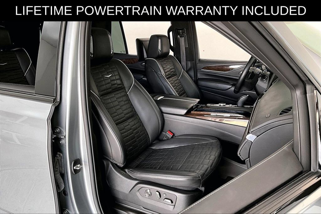 Used 2024 Cadillac Escalade Sport Platinum RWD image 9