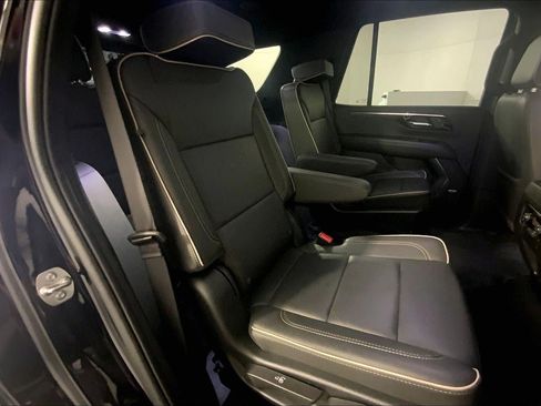 Used 2025 Chevrolet Tahoe Premier AWD/4WD image 23