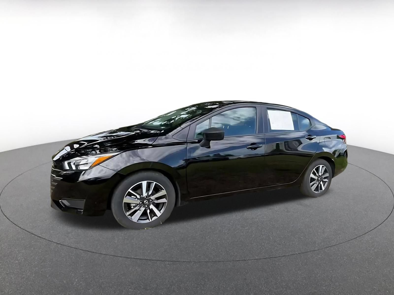 Used 2025 Nissan Versa SV FWD image 7
