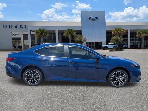 Used 2026 Toyota Camry XLE FWD image 3