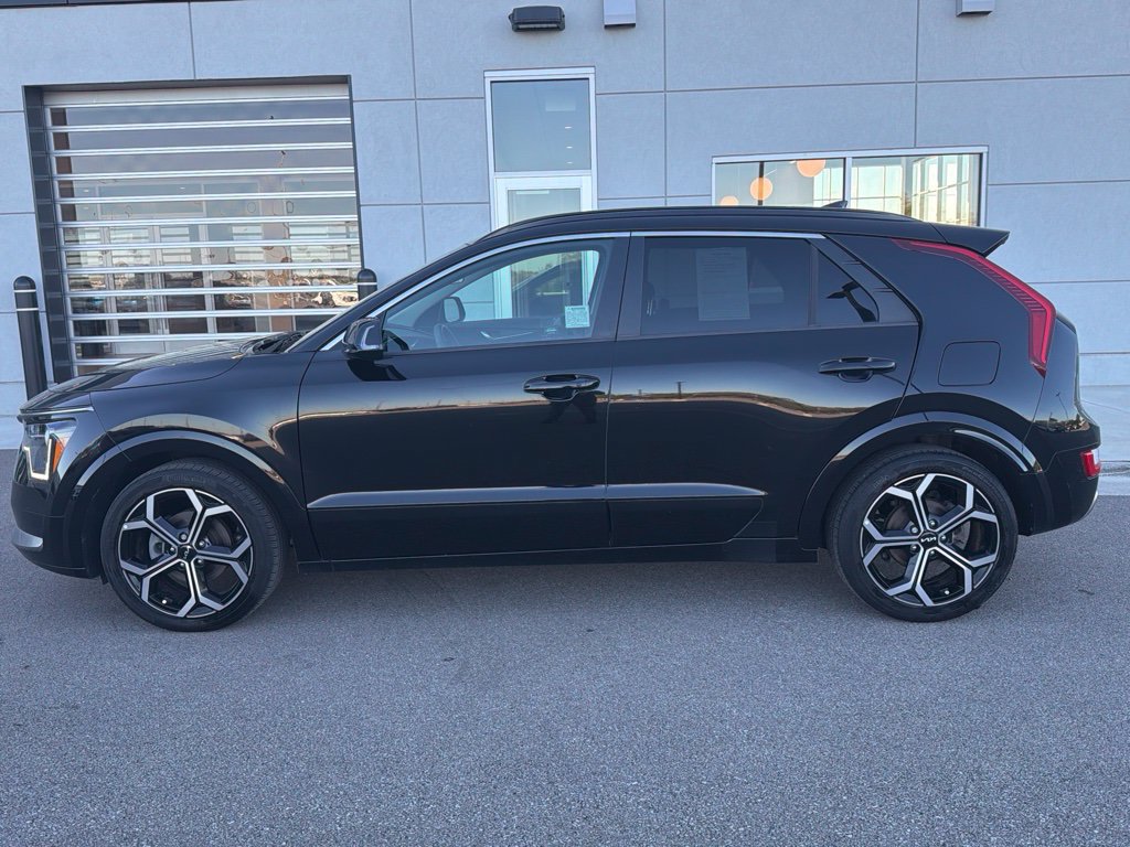 Used 2023 Kia Niro EX Touring FWD image 3