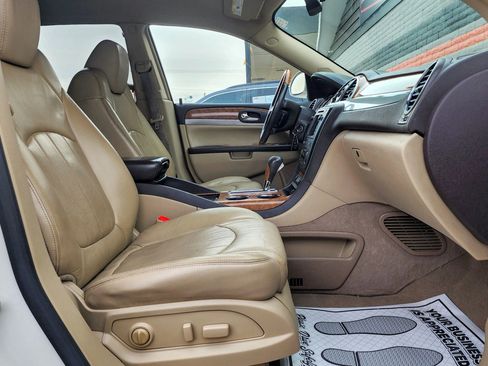 Used 2009 Buick Enclave CXL w/ Entertainment Package #4 image 34