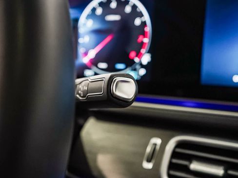 Certified 2026 Mercedes-Benz GLS 450 4MATIC image 25