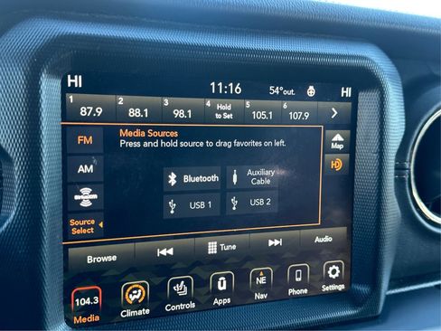 Used 2022 Jeep Wrangler Unlimited Sahara image 37