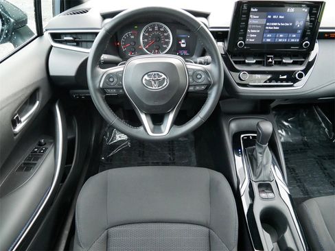 Used 2022 Toyota Corolla SE image 11