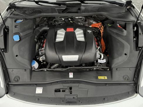 Used 2018 Porsche Cayenne S Platinum image 26