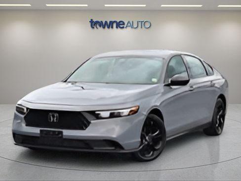 Used 2025 Honda Accord SE image 9
