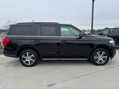 Certified 2022 Ford Expedition XLT image 7