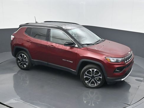Certified 2022 Jeep Compass Limited image 38
