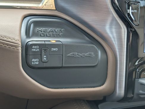 Used 2022 RAM 2500 Limited AWD/4WD image 18