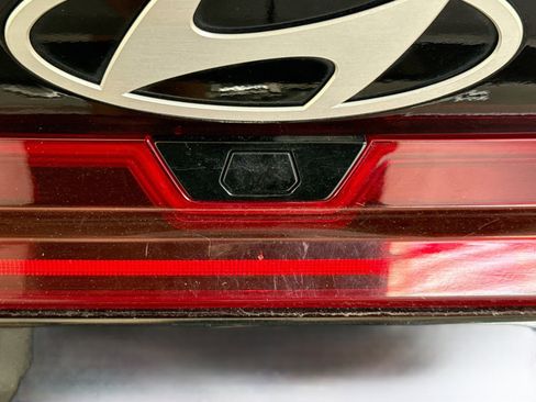 Used 2025 Hyundai Elantra SEL FWD image 29
