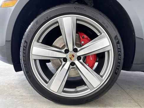 Certified 2025 Porsche Macan S AWD/4WD image 13