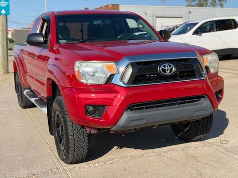 Used 2012 Toyota Tacoma 4x4 Access Cab w/ SR5 Pkg image 3