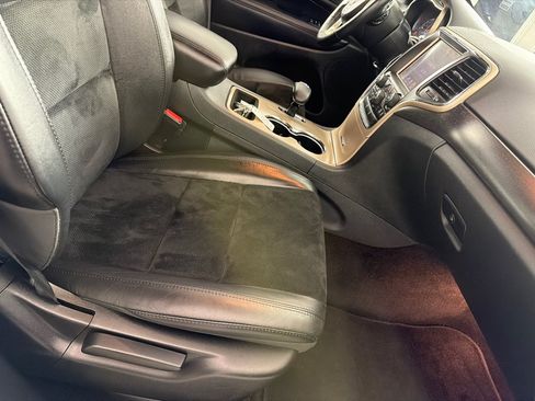 Used 2015 Jeep Grand Cherokee Altitude AWD/4WD image 22