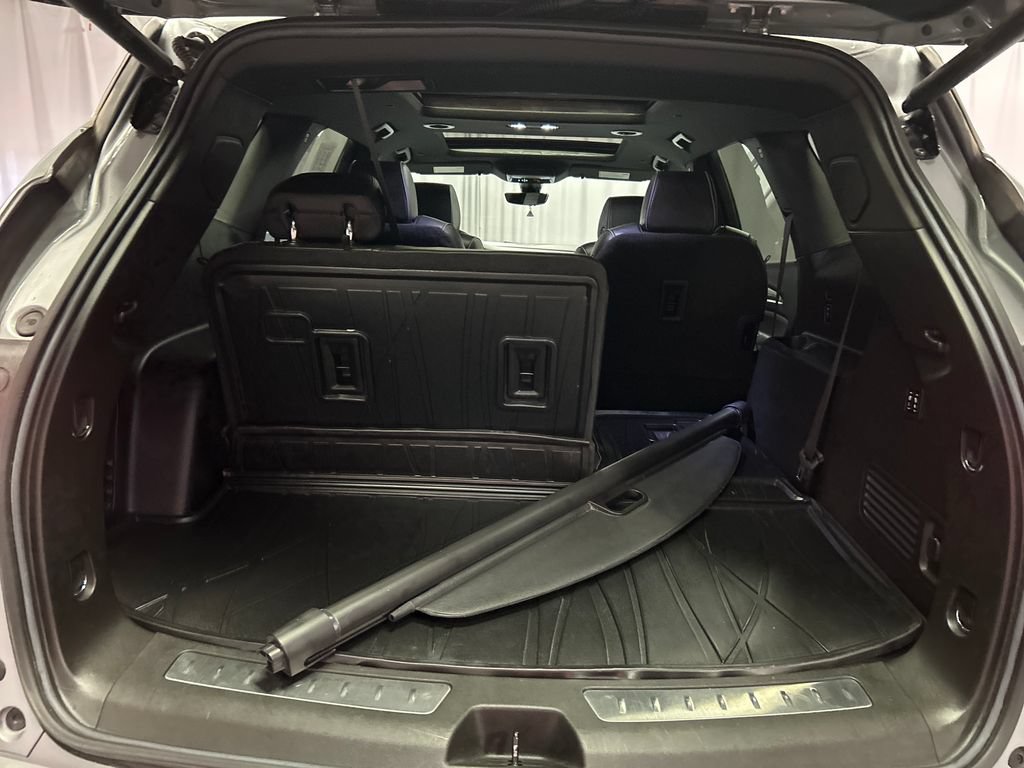 Used 2024 Buick Enclave Avenir w/ Avenir Technology Package AWD/4WD image 26