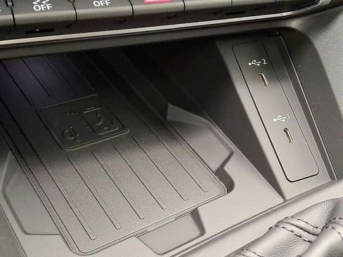 New 2025 Audi Q3 2.0T Premium image 13