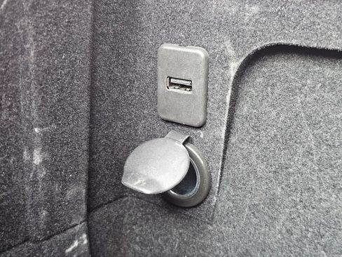 Used 2010 Chevrolet Tahoe LTZ AWD/4WD image 40