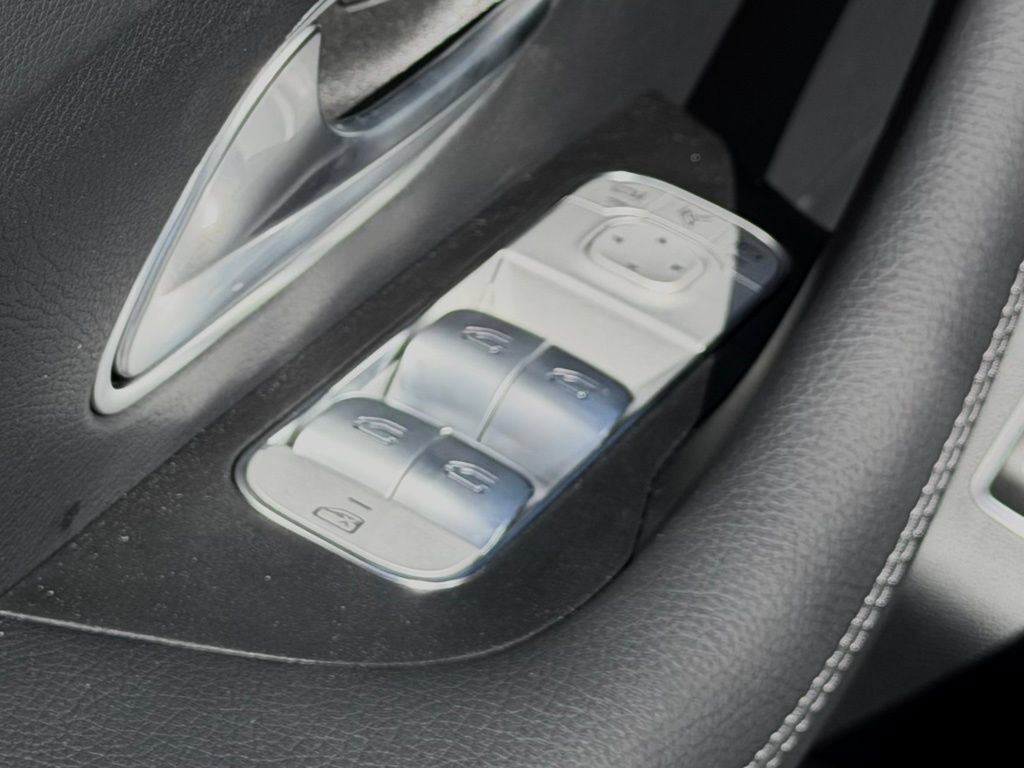 New 2026 Mercedes-Benz GLS 580 4MATIC image 18
