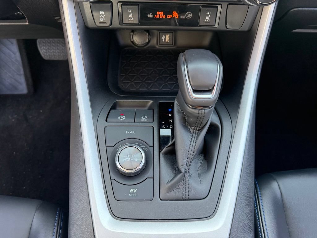 Used 2023 Toyota RAV4 XSE AWD/4WD image 31