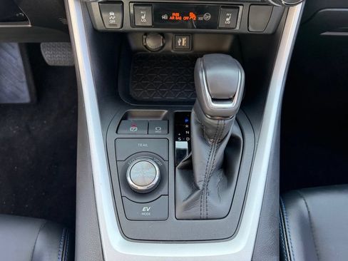 Used 2023 Toyota RAV4 XSE AWD/4WD image 31