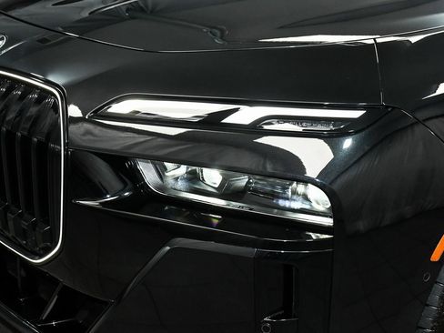 Used 2025 BMW 760i xDrive image 80