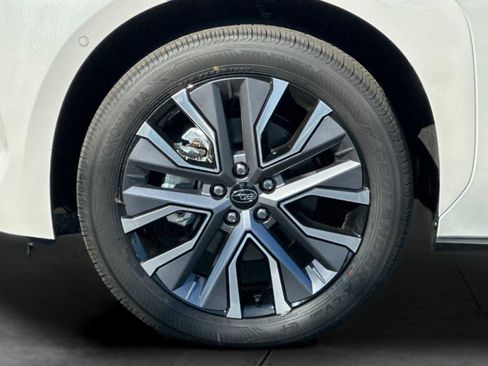 New 2026 Subaru Solterra AWD/4WD image 31