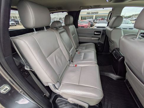 Used 2016 Toyota Sequoia Limited image 29